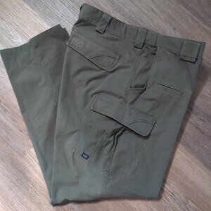 5.11 Tactical Stryke Pants Mens 40x32 Green Cargo Style 74369-190